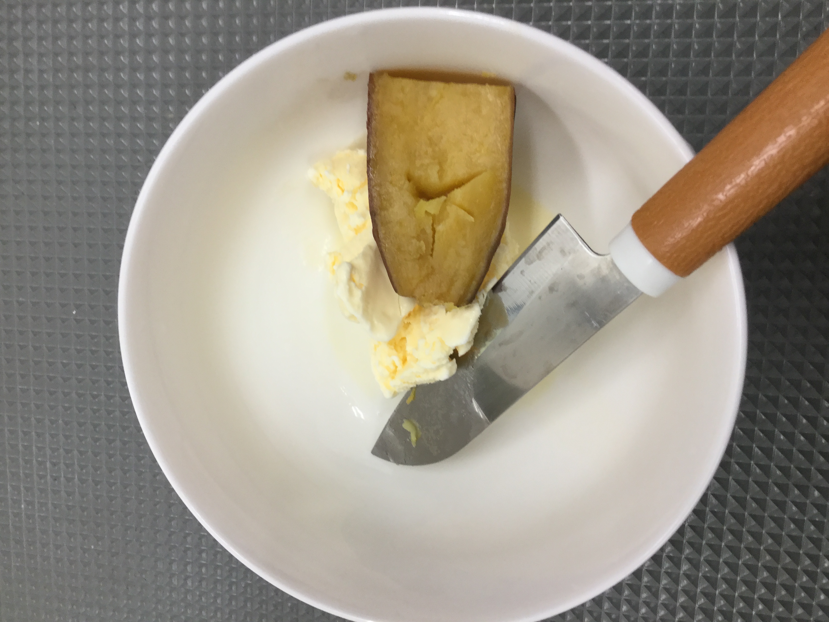 ナイフで食べるわけではない ナイフで食べるわけではない