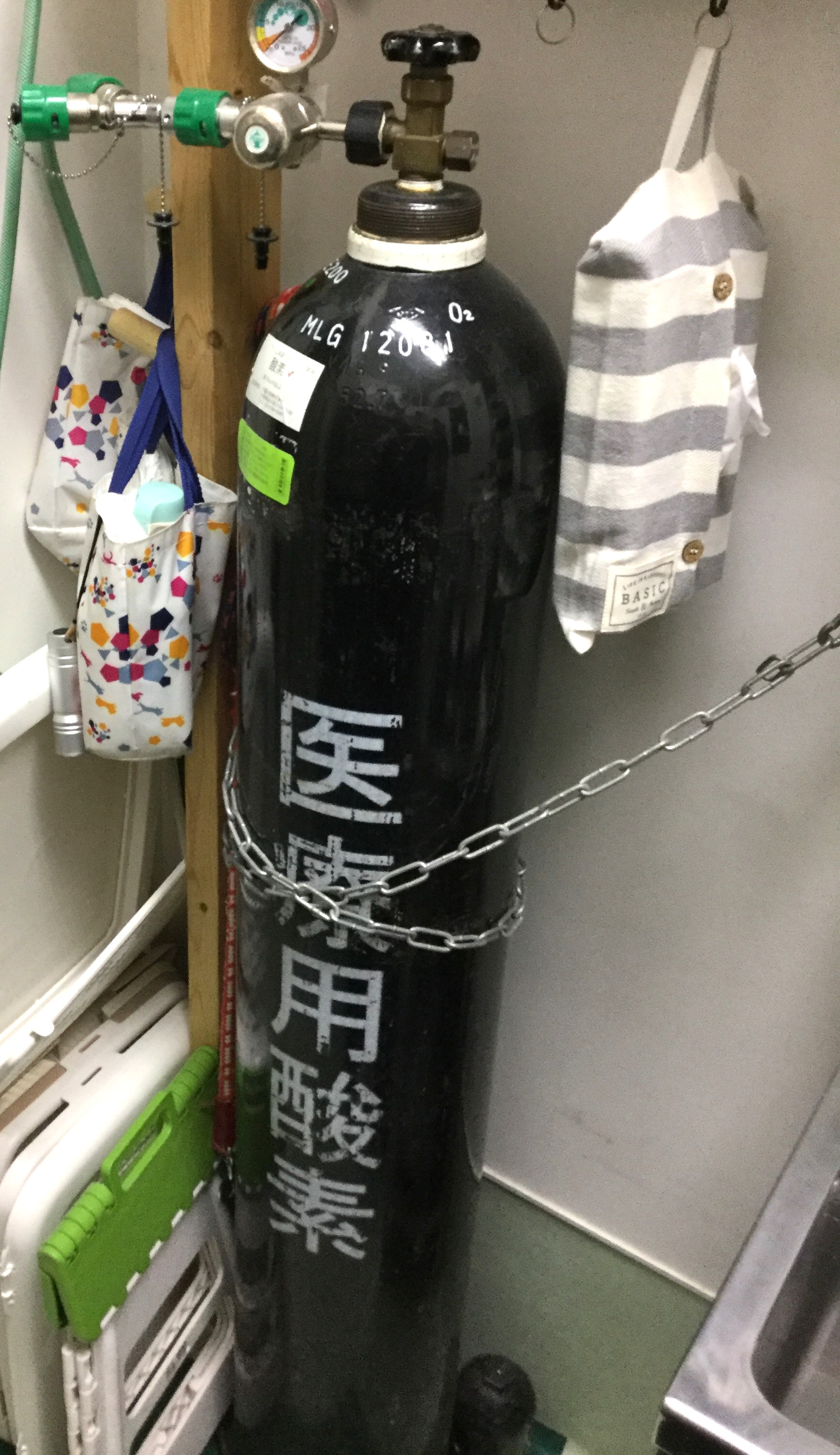 ボンベ